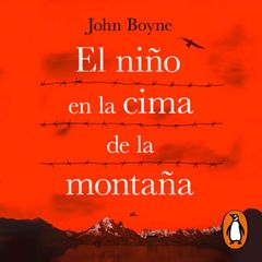 El niño en la cima de la montaña